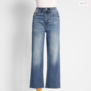 NWOT- Anything But Quiet Cropped Jeans